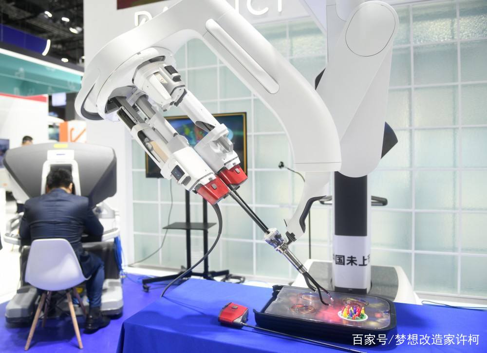 破壁·化繭 致敬無針接種智能機器人的無畏嘗試
