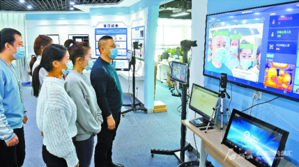 信息消費(fèi) 乘數(shù)字技術(shù)東風(fēng)，擴(kuò)內(nèi)需增長(zhǎng)新引擎